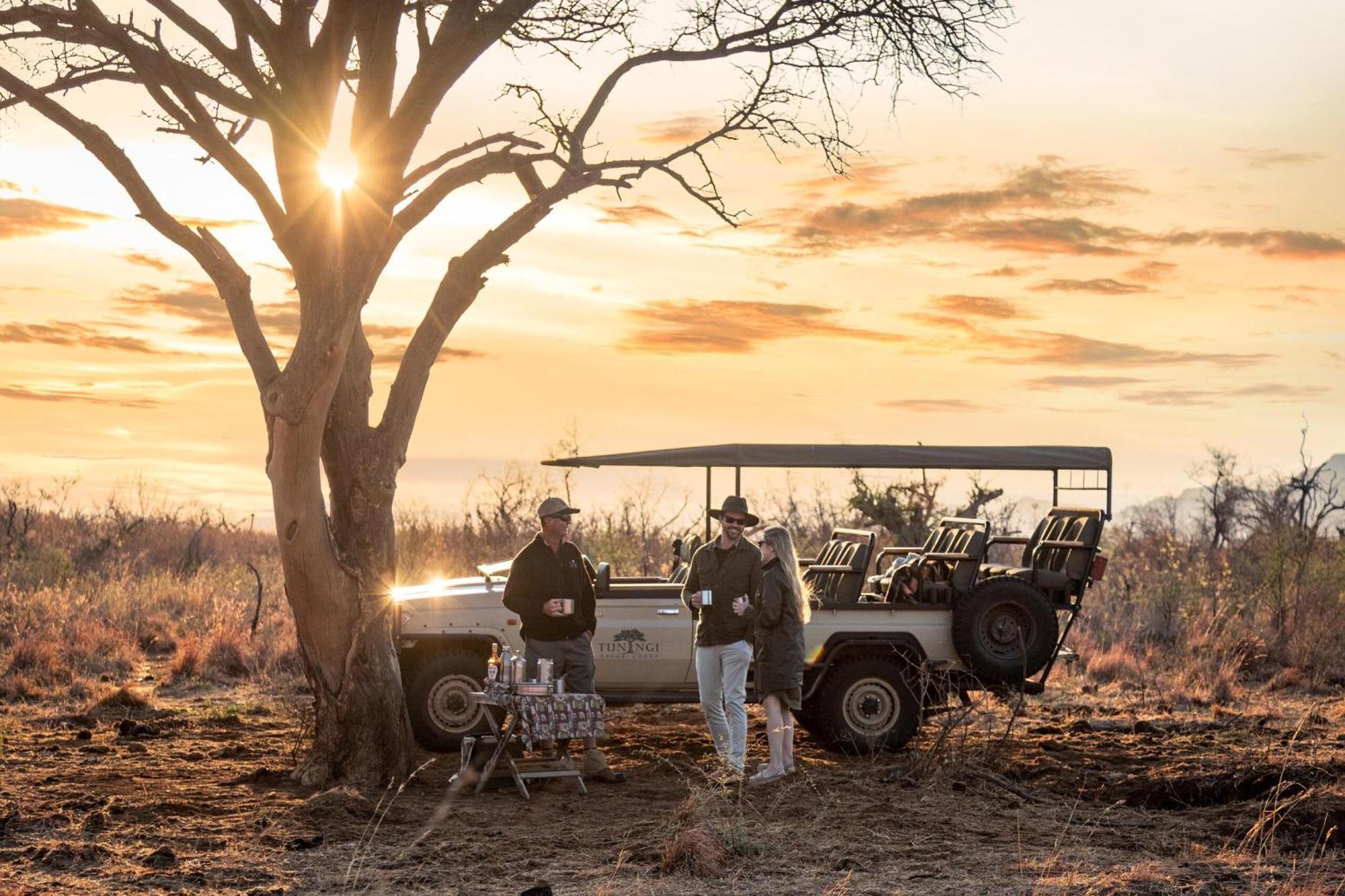 Tuningi Safari Lodge Мадікве-Ґейм-Резерв Екстер'єр фото